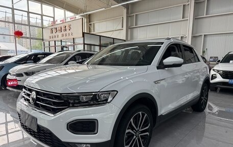 Volkswagen T-Roc I, 2020 год, 1 680 000 рублей, 1 фотография