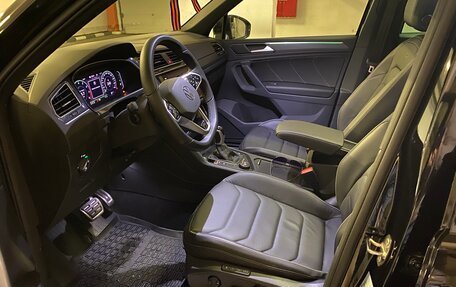 Volkswagen Tiguan II, 2021 год, 4 000 000 рублей, 5 фотография