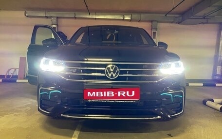 Volkswagen Tiguan II, 2021 год, 4 000 000 рублей, 11 фотография