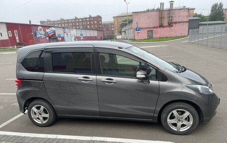 Honda Freed I, 2009 год, 900 000 рублей, 3 фотография