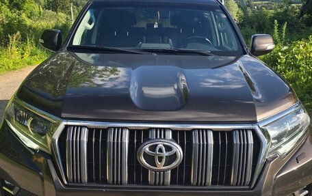Toyota Land Cruiser Prado 150 рестайлинг 2, 2018 год, 5 200 000 рублей, 2 фотография