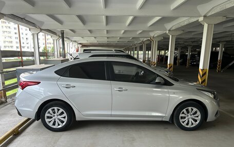 Hyundai Solaris II рестайлинг, 2018 год, 1 300 000 рублей, 4 фотография