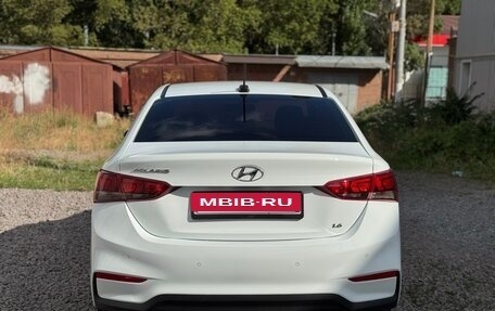 Hyundai Solaris II рестайлинг, 2017 год, 1 175 000 рублей, 4 фотография