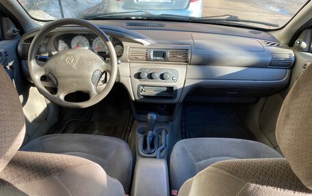 Dodge Stratus II, 2004 год, 120 000 рублей, 7 фотография