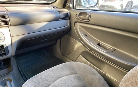 Dodge Stratus II, 2004 год, 120 000 рублей, 8 фотография