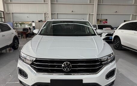 Volkswagen T-Roc I, 2020 год, 1 680 000 рублей, 2 фотография