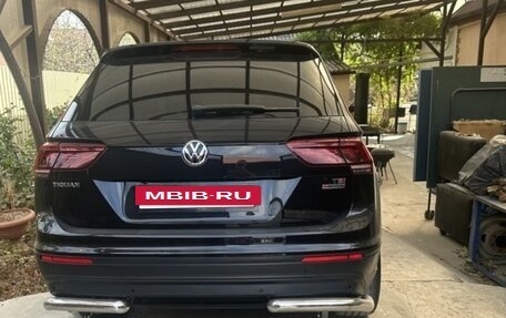 Volkswagen Tiguan II, 2017 год, 2 150 000 рублей, 3 фотография