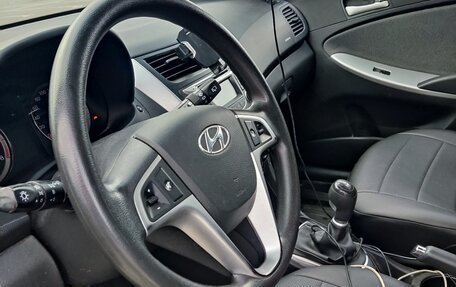 Hyundai Solaris II рестайлинг, 2012 год, 800 000 рублей, 6 фотография