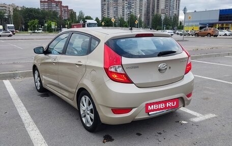 Hyundai Solaris II рестайлинг, 2012 год, 800 000 рублей, 2 фотография