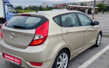Hyundai Solaris II рестайлинг, 2012 год, 800 000 рублей, 4 фотография