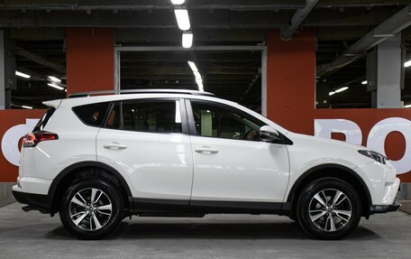 Toyota RAV4, 2015 год, 2 098 000 рублей, 4 фотография