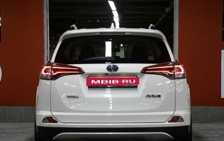 Toyota RAV4, 2015 год, 2 098 000 рублей, 6 фотография