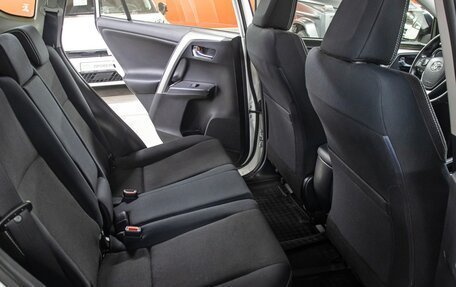 Toyota RAV4, 2015 год, 2 098 000 рублей, 12 фотография