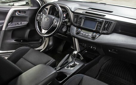 Toyota RAV4, 2015 год, 2 098 000 рублей, 11 фотография