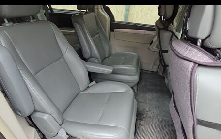 Volkswagen Routan, 2012 год, 1 350 000 рублей, 6 фотография