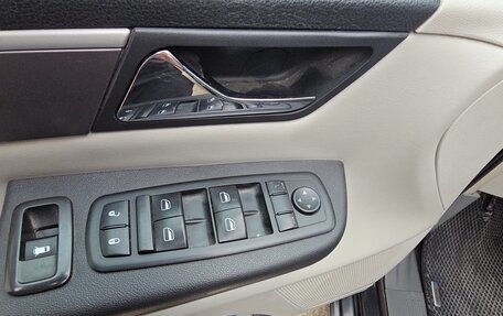 Volkswagen Routan, 2012 год, 1 350 000 рублей, 12 фотография