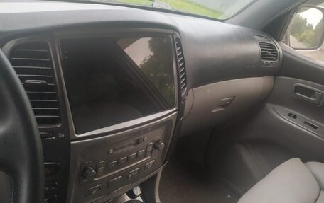 Toyota Land Cruiser 100 рестайлинг 2, 2003 год, 1 800 000 рублей, 5 фотография
