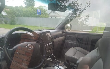 Toyota Land Cruiser 100 рестайлинг 2, 2003 год, 1 800 000 рублей, 11 фотография