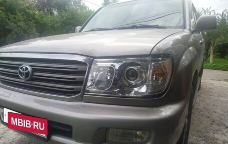 Toyota Land Cruiser 100 рестайлинг 2, 2003 год, 1 800 000 рублей, 10 фотография