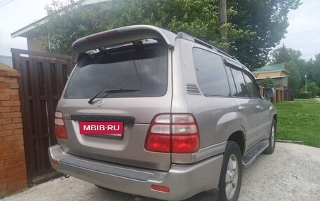 Toyota Land Cruiser 100 рестайлинг 2, 2003 год, 1 800 000 рублей, 13 фотография
