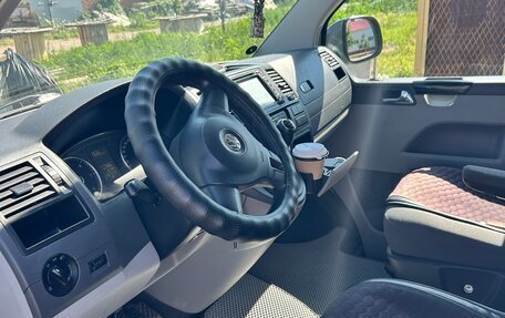 Volkswagen Caravelle T5, 2013 год, 2 400 000 рублей, 6 фотография
