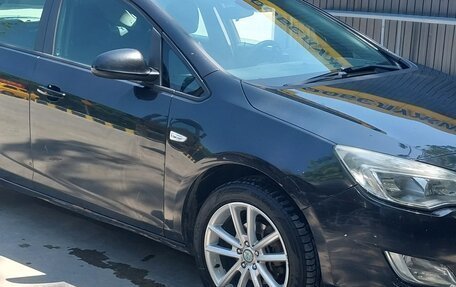 Opel Astra J, 2011 год, 750 000 рублей, 2 фотография