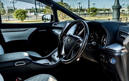 Toyota Alphard III, 2018 год, 5 550 000 рублей, 24 фотография