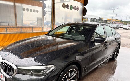 BMW 5 серия, 2022 год, 5 500 000 рублей, 3 фотография