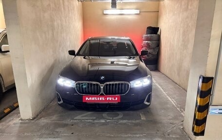 BMW 5 серия, 2022 год, 5 500 000 рублей, 4 фотография