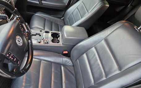 Volkswagen Touareg III, 2007 год, 1 300 000 рублей, 28 фотография