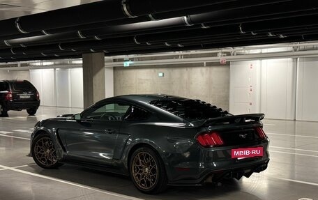 Ford Mustang VI рестайлинг, 2016 год, 2 140 000 рублей, 2 фотография
