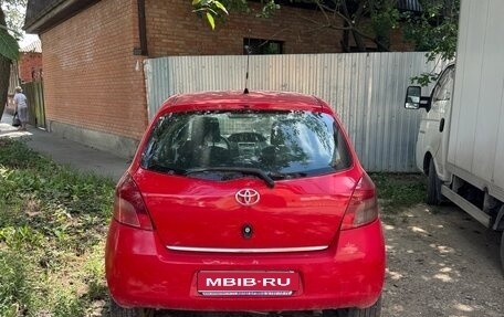 Toyota Yaris III рестайлинг, 2007 год, 520 000 рублей, 1 фотография