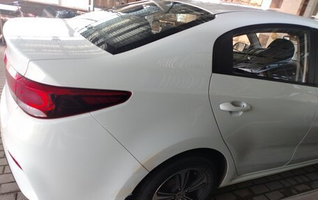 KIA Rio IV, 2018 год, 1 300 000 рублей, 2 фотография