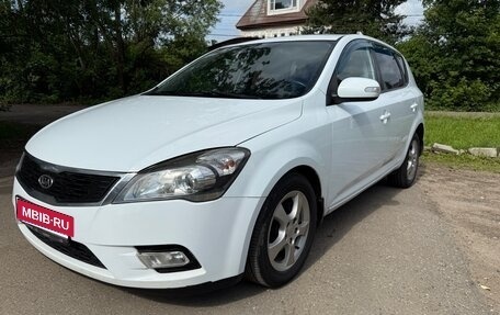 KIA cee'd I рестайлинг, 2011 год, 595 000 рублей, 2 фотография