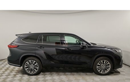 Toyota Highlander, 2024 год, 6 490 000 рублей, 4 фотография