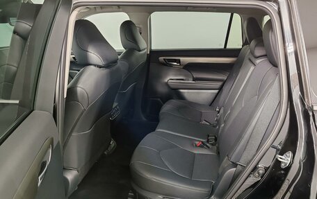 Toyota Highlander, 2024 год, 6 490 000 рублей, 12 фотография