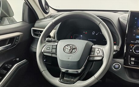 Toyota Highlander, 2024 год, 6 490 000 рублей, 21 фотография