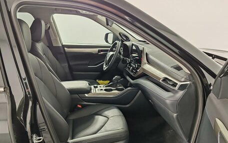 Toyota Highlander, 2024 год, 6 490 000 рублей, 20 фотография