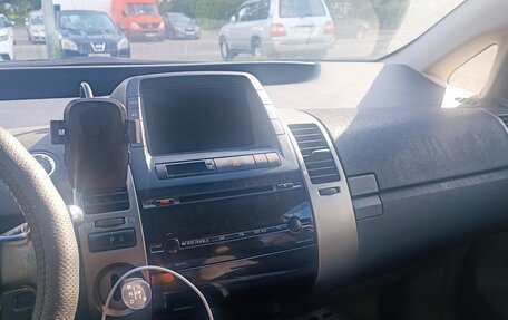 Toyota Prius, 2006 год, 700 000 рублей, 6 фотография
