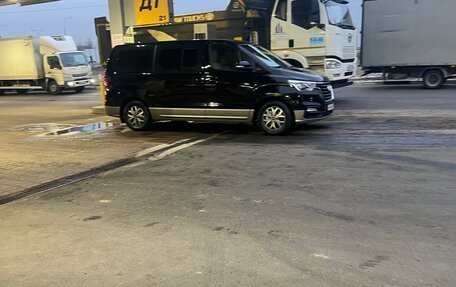 Hyundai H-1 II рестайлинг, 2019 год, 2 500 000 рублей, 2 фотография