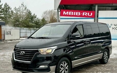 Hyundai H-1 II рестайлинг, 2019 год, 2 500 000 рублей, 3 фотография
