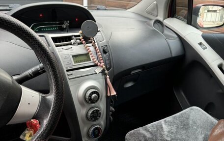 Toyota Yaris III рестайлинг, 2007 год, 520 000 рублей, 3 фотография
