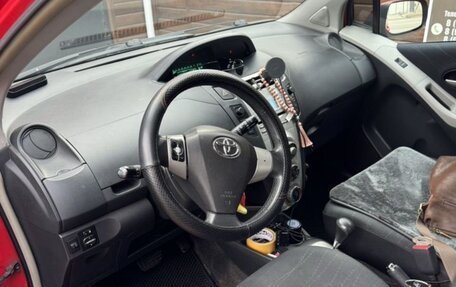 Toyota Yaris III рестайлинг, 2007 год, 520 000 рублей, 4 фотография
