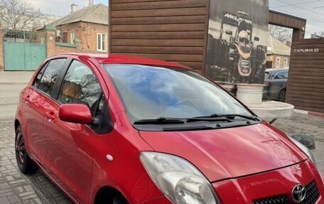 Toyota Yaris III рестайлинг, 2007 год, 520 000 рублей, 8 фотография