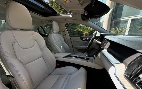 Volvo S60 III, 2022 год, 2 950 000 рублей, 9 фотография