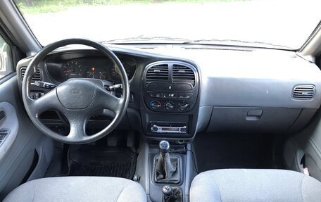 KIA Sportage IV рестайлинг, 2004 год, 335 000 рублей, 13 фотография
