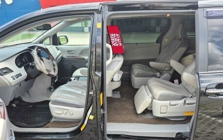 Toyota Sienna III, 2012 год, 2 300 000 рублей, 12 фотография