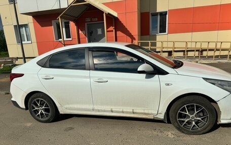 Hyundai Solaris II рестайлинг, 2021 год, 1 200 000 рублей, 2 фотография
