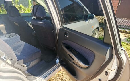 Honda Stream I рестайлинг, 2001 год, 750 000 рублей, 10 фотография