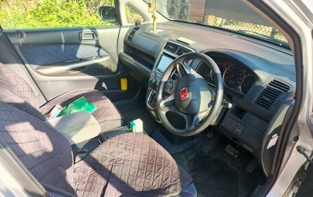 Honda Stream I рестайлинг, 2001 год, 750 000 рублей, 17 фотография